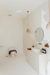 Phòng Đôi Loại Sang (Deluxe Double Room)