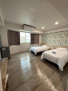 Phòng Đôi Cao Cấp có Cửa Sổ (Superior Double Room with Window)