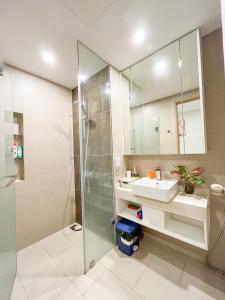 Căn Hộ 3 Phòng Ngủ (Three-Bedroom Apartment)