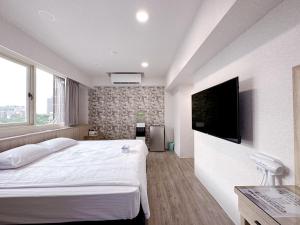 Phòng Đôi Cao Cấp có Cửa Sổ (Superior Double Room with Window)