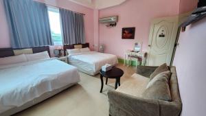 Phòng Đôi hoặc 2 giường đơn Lớn (Large Double or Twin Room)