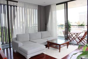 Căn Hộ 3 Phòng Ngủ (Three-Bedroom Apartment)