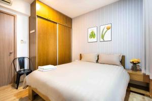 Căn Hộ 3 Phòng Ngủ (Three-Bedroom Apartment)