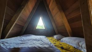 Phòng Gia đình nhìn ra Núi (Family Room with Mountain View)