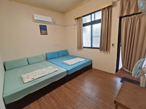 Phòng Bốn Người Có Phòng Tắm Riêng (Quadruple Room with Private Bathroom)