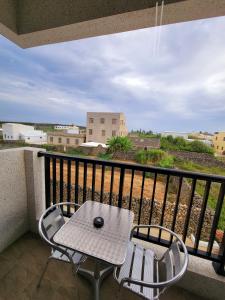 Phòng 4 Người Có Ban Công (Quadruple Room with Balcony)