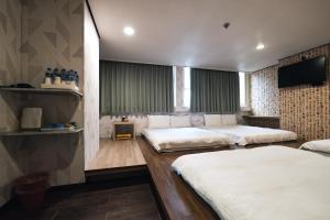 Phòng Gia đình 8 người (8 Pax Family Room)