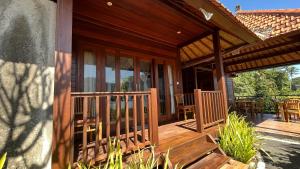 Phòng Giường Đôi Có Sân Hiên (Double Room with Terrace)