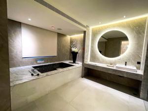 Phòng Gia Đình Giường Đôi (Family Double Room)