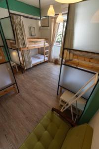 Phòng Tập Thể Nữ (Female Dormitory Room)