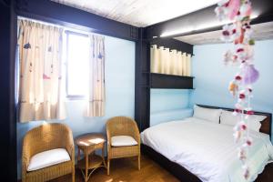 Phòng Gia đình nhìn ra Núi (Family Room with Mountain View)