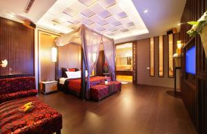 Phòng Đôi Loại Sang có Bồn Tắm (Deluxe Double Room with Bathtub)