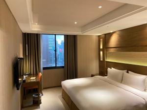 Phòng Standard giường đôi (Standard Double Room)