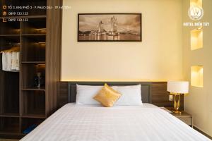 Phòng Giường Đôi Lớn Loại Sang (Deluxe Queen Room)