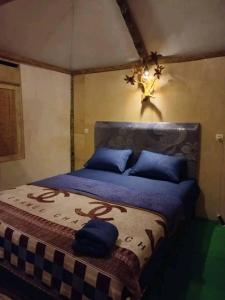 Phòng Giường Đôi Nhìn Ra Núi (Double Room with Mountain View)