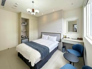 Phòng Superior Giường Đôi Nhìn Ra Cảnh Thành Phố (Superior City View Double Room)