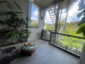 Studio Gia Đình Hướng Núi (Family Studio Mountain View)