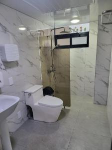 1 người trong phòng Tập Thể 6 giường (Nữ) (6-Bed Dormitory -- Female Only)