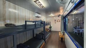 Phòng 4 Người (Quadruple Room)