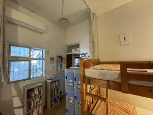 Giường Trong Phòng Ngủ Tập Thể Cho Cả Nam Và Nữ 6 Giường (Bed in 6-Bed Mixed Dormitory Room)