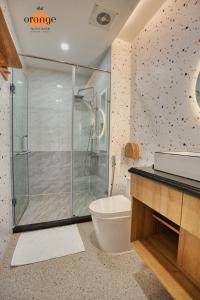 Phòng Đôi Hướng Hồ Có Ban Công (Lake View Double Room with Balcony)
