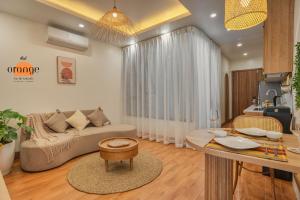 Phòng Đôi Hướng Hồ Có Ban Công (Lake View Double Room with Balcony)