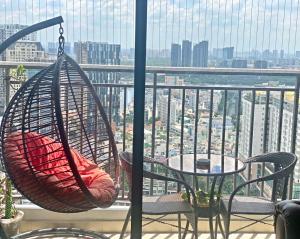 Căn Hộ 3 Phòng Ngủ (Three-Bedroom Apartment)