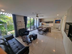 Biệt Thự 3 Phòng Ngủ (Three-Bedroom Villa)