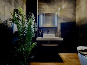 Phòng Deluxe Giường Đôi Có Bồn Tắm (Deluxe Double Room with Bath)