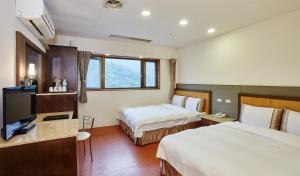 Phòng 2 Giường Đơn Có Cảnh Quan (Twin Room with View)