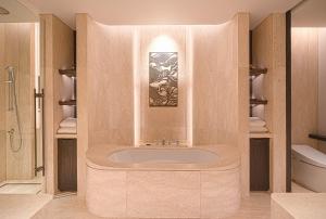 King Corner Suite