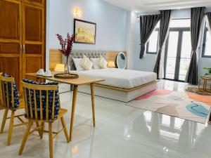 Phòng Có Giường Cỡ King Với Ban Công (King Room with Balcony)