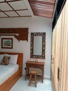 Phòng Deluxe Giường Đôi Có Vòi Sen (Deluxe Double Room with Shower)
