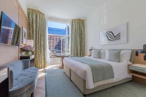 Premier King Room with Balcony  room in Conrad By Hilton Dublin