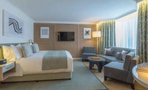 Junior Suite room in Conrad By Hilton Dublin