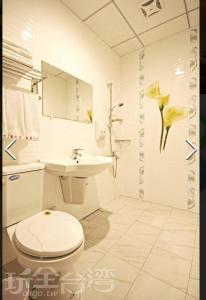 Phòng Bốn Người Có Phòng Tắm Riêng (Quadruple Room with Private Bathroom)