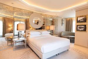 Corner King Room with Sea View room in Wyndham Grand Istanbul Kalamis Marina Hotel
