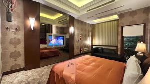 Double Room with Spa Bath (Check-in after 22:00)
