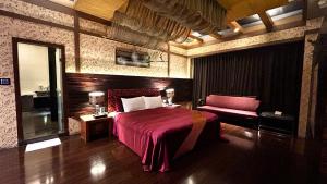 Standard King Room (Check-in after 23:00)