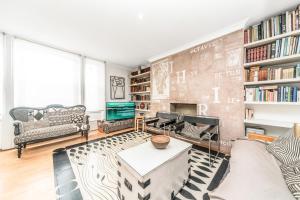 One-Bedroom Apartment room in Chic Top Floor Apartment in the heart of Notting Hill Ladbroke Grove