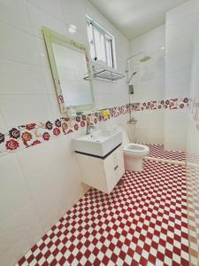 Phòng Giường Đôi Có Phòng Tắm Riêng (Double Room with Private Bathroom)