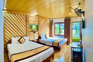 Phòng 4 người Nhìn ra cảnh Núi non (Quadruple Room with Mountain View)