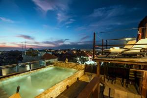 Căn Hộ 4 Phòng Ngủ (Four-Bedroom Apartment)