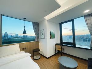 Phòng Deluxe Giường Đôi Nhìn Ra Tháp Đài Bắc 101 (Deluxe Double Room with Taipei 101 View)