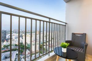 Căn Hộ 3 Phòng Ngủ (Three-Bedroom Apartment)