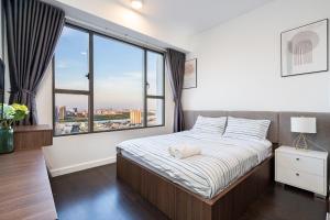 Căn Hộ 3 Phòng Ngủ (Three-Bedroom Apartment)
