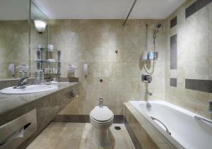 Pacific Suite, Executive lounge access, Suite, 1 King, City view (Pacific Suite, Executive Lounge Access, Suite, 1 King, City View)