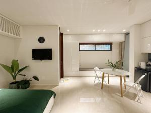 Studio Có Giường Cỡ King (King Studio)