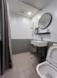 Phòng Giường Đôi Hạng Bình Dân (Budget Double Room)
