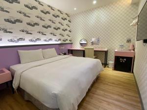 Phòng Deluxe Giường Đôi Không Có Cửa Sổ (Deluxe Double No Window)